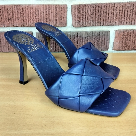 NWT Vince Camuto Brelanie Woven Genuine Leather Heeled Sandals in Navy - Picture 2 of 8